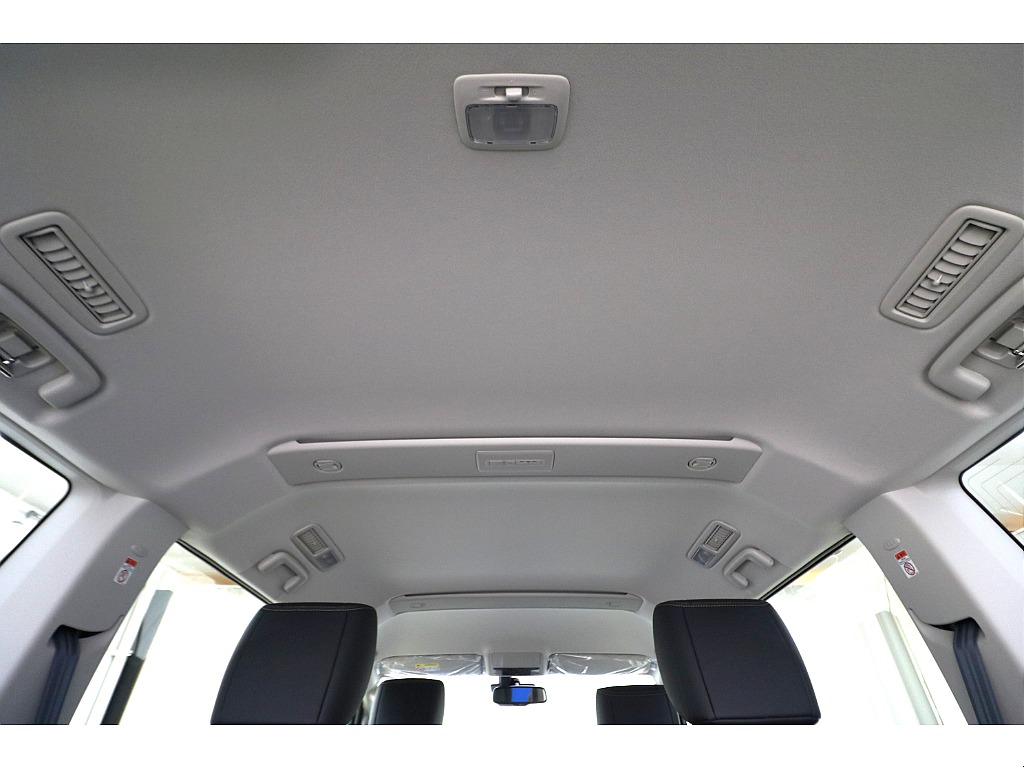 天張りになります☆Ｐグレードルーフビームガーニッシュも装備しております☆