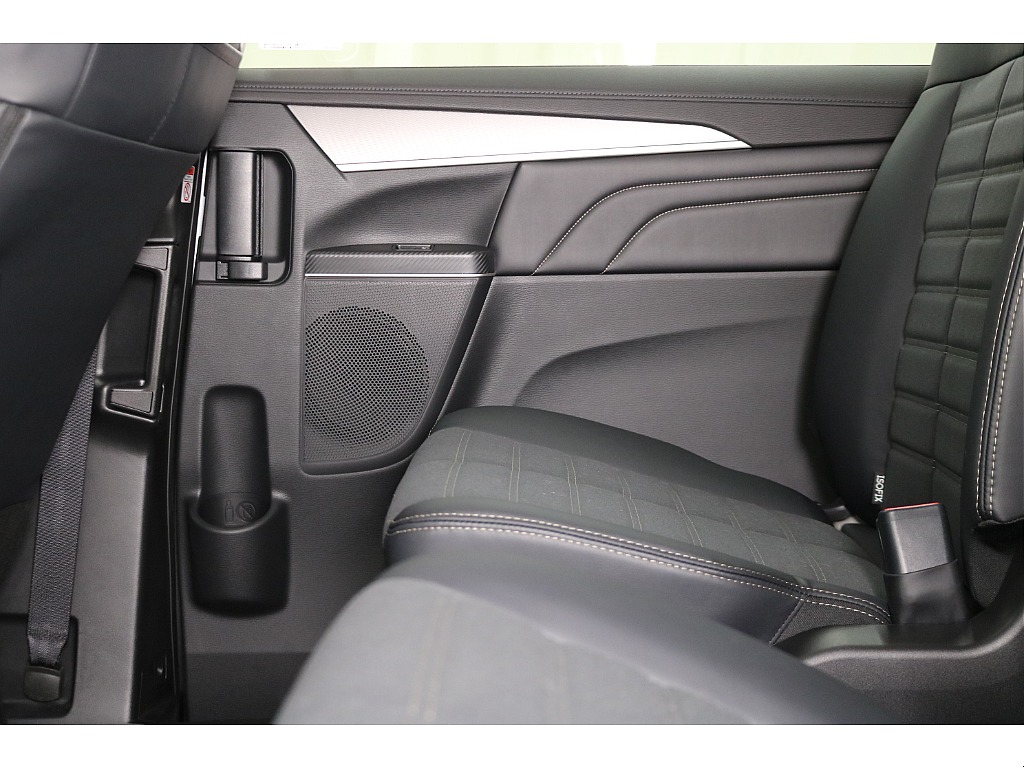 ドアトリムになります☆