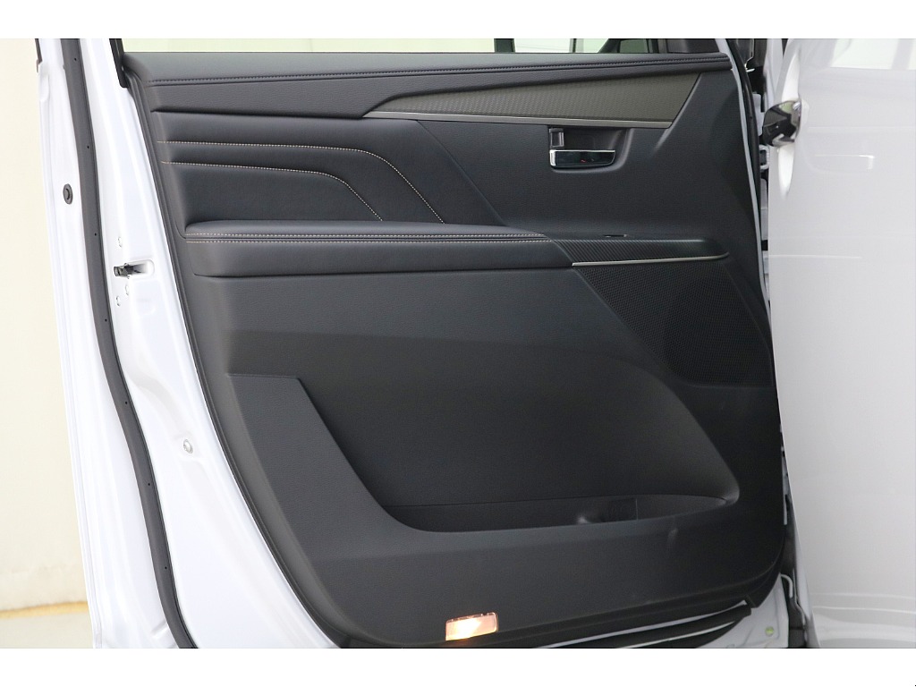 ドアトリムになります☆