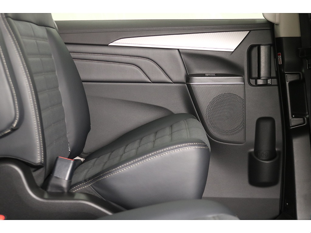 ドアトリムになります☆