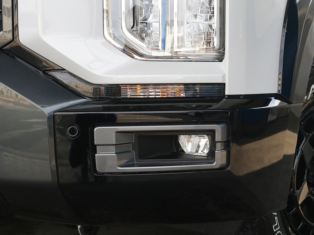 LEDフロントフォグランプ