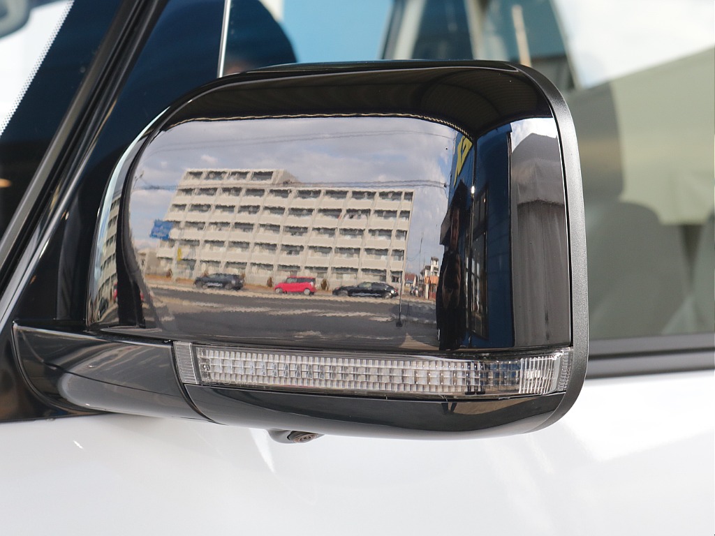 ターンランプ付電動格納式ドアミラー