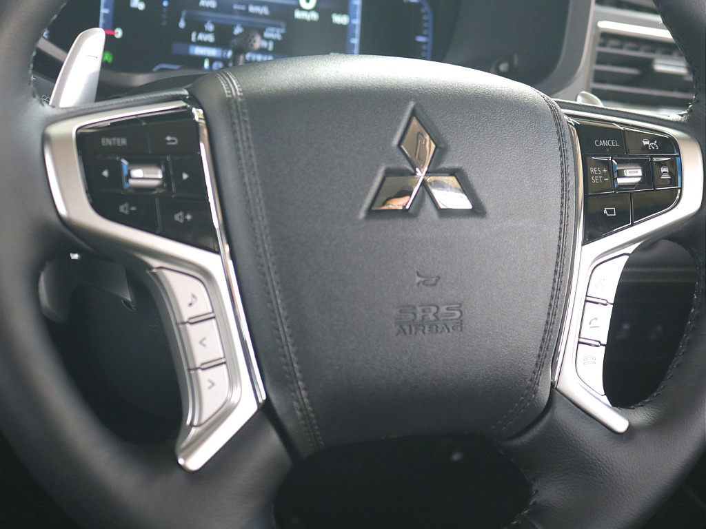 ステアリングスイッチ