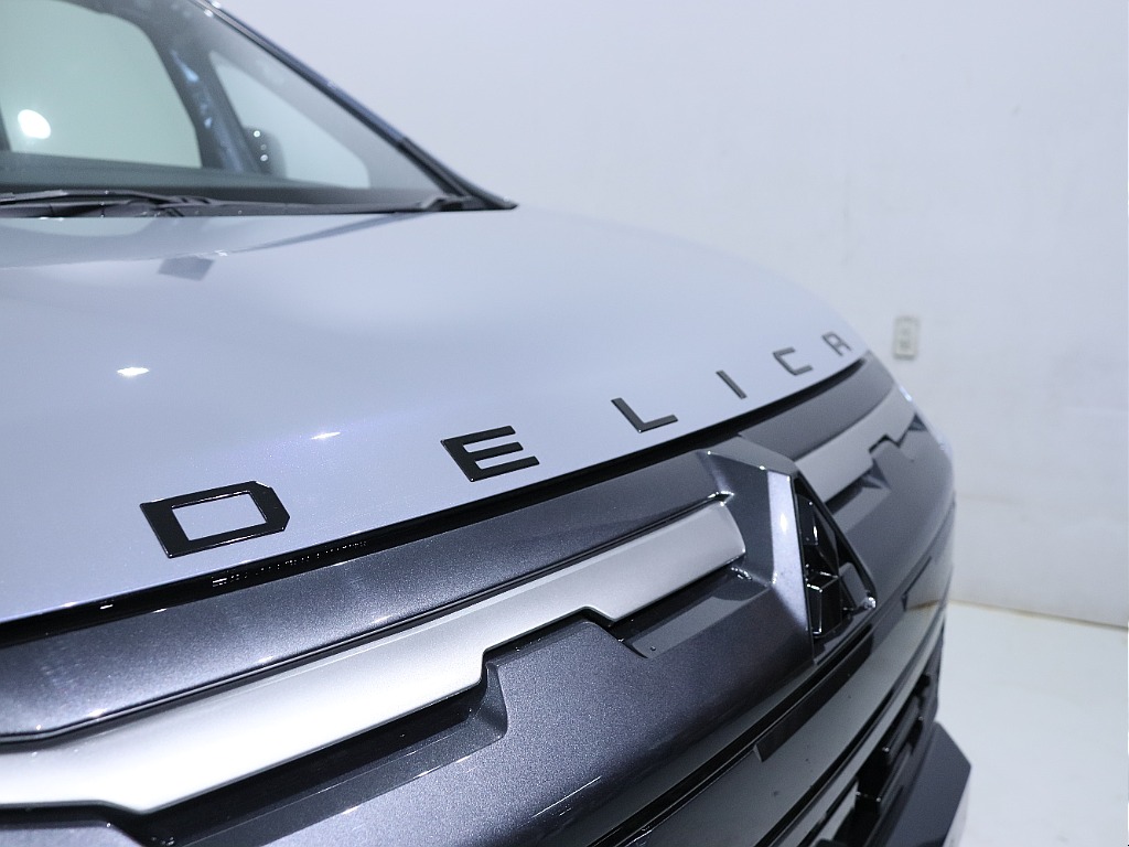 ボンネットフードエンブレム付き！