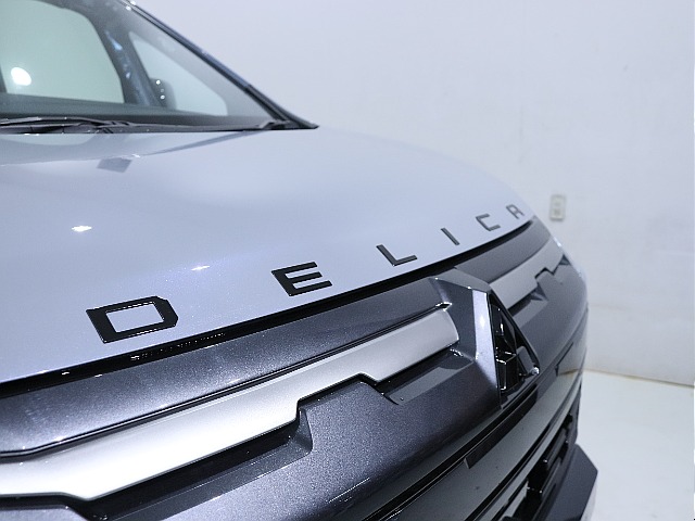 ボンネットフードエンブレム付き！