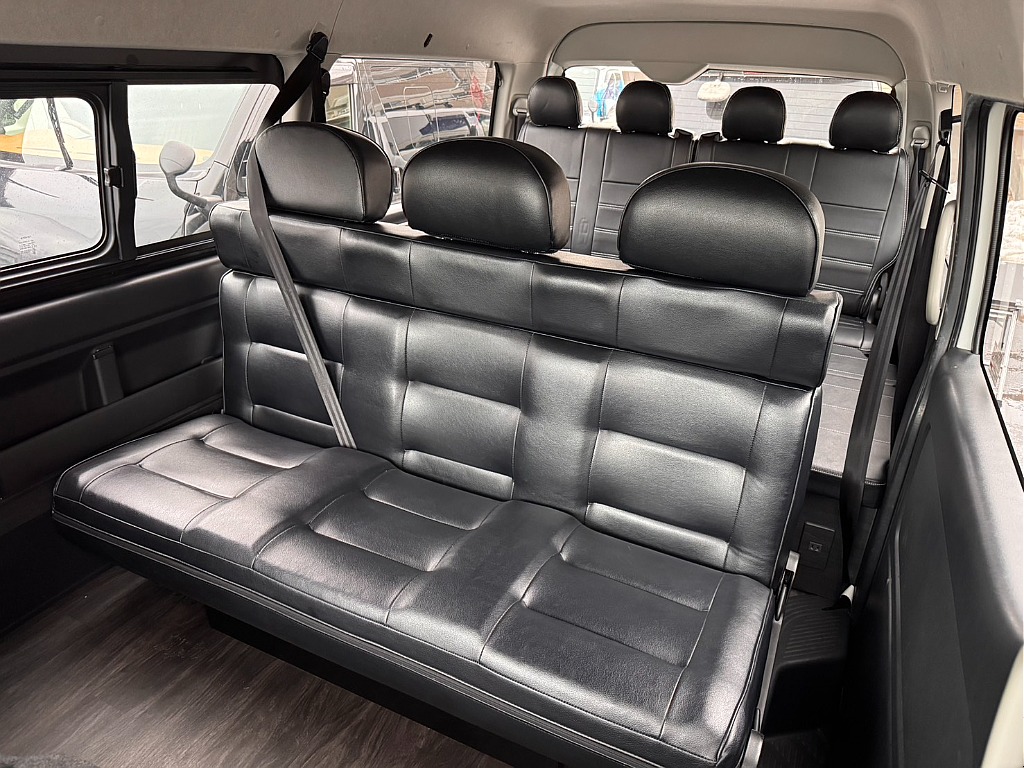 フルフラット可能な内装となっております♪