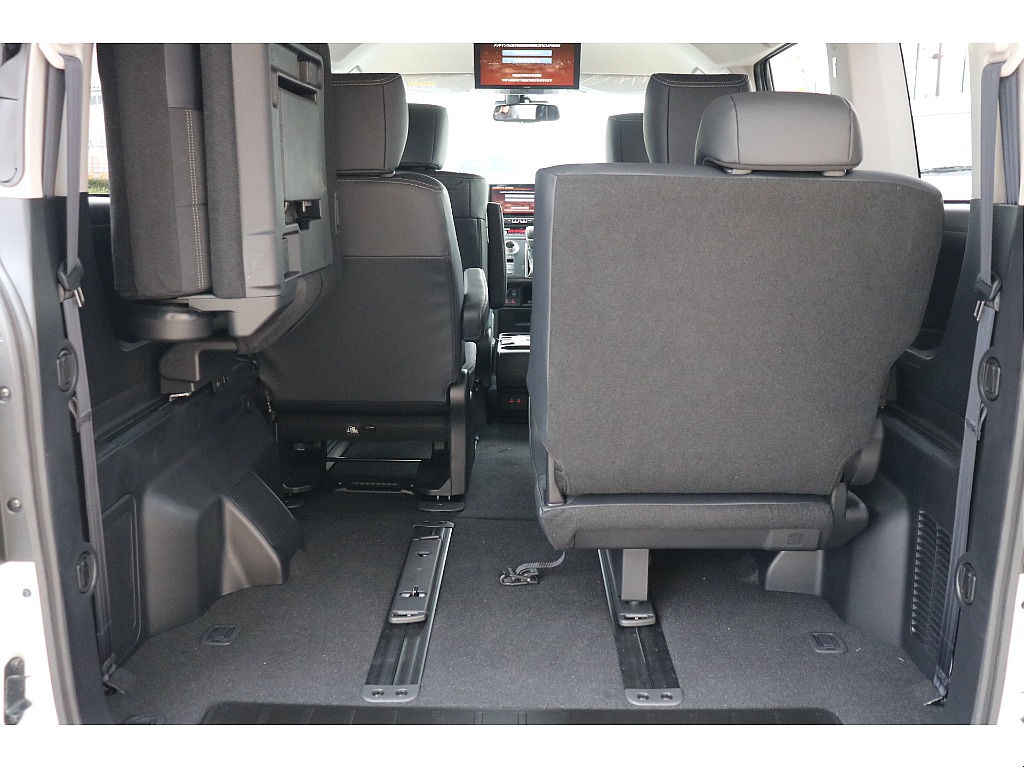 3列目シートは跳ね上げ可能！