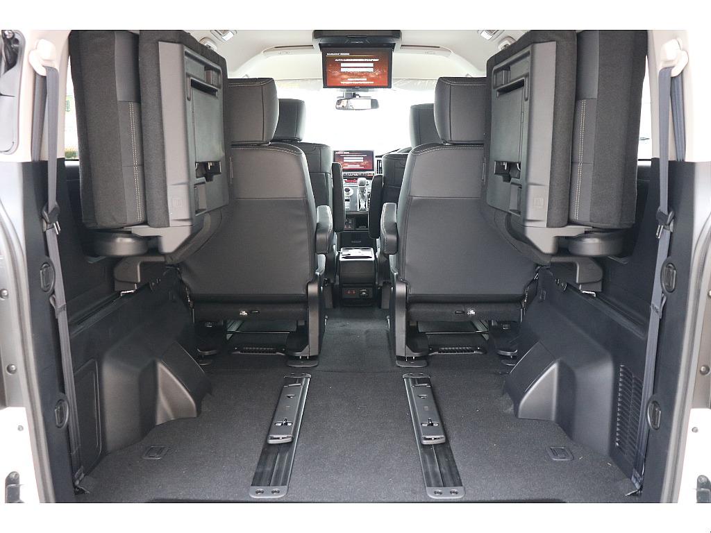 3列目シートは跳ね上げ可能！