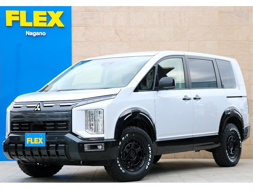 ハイエース長野店までお問合せお待ちしております！ R8デリカD5ディーゼルターボ4WD！ BIG-Xナビ、フリップダウンモニター付きのお得な登録済未使用車！