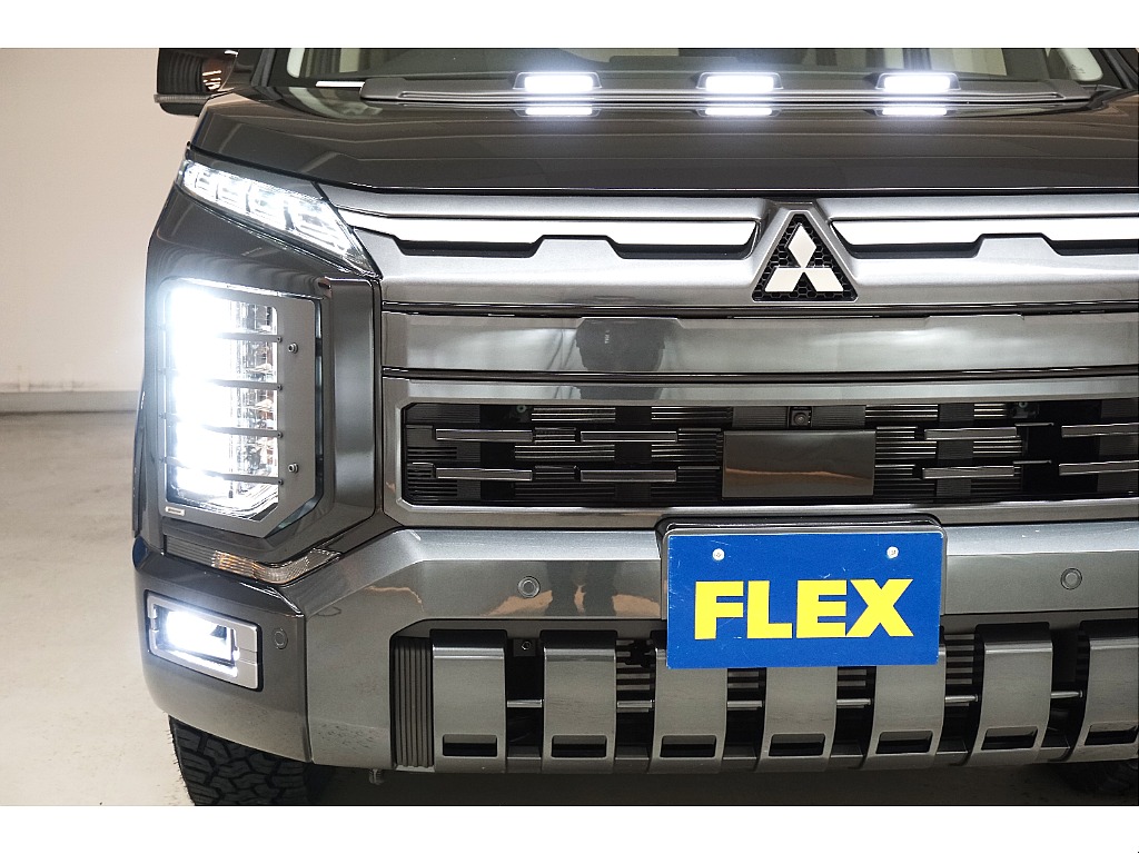 ブラックマイカ☆マルチＬＥＤヘッドライト☆新型ホイールアーチモール☆リフトＵＰ☆ＪＡＯＳボンネットディフレクター☆オリジナルヘッドライトカバー☆オートフラッグス製マッドフラップ☆ＪＡＯＳマフラー☆