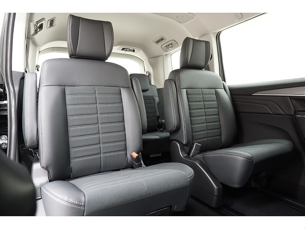 後部座席になります☆