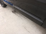 サイドステップ付きで乗り降り楽々！