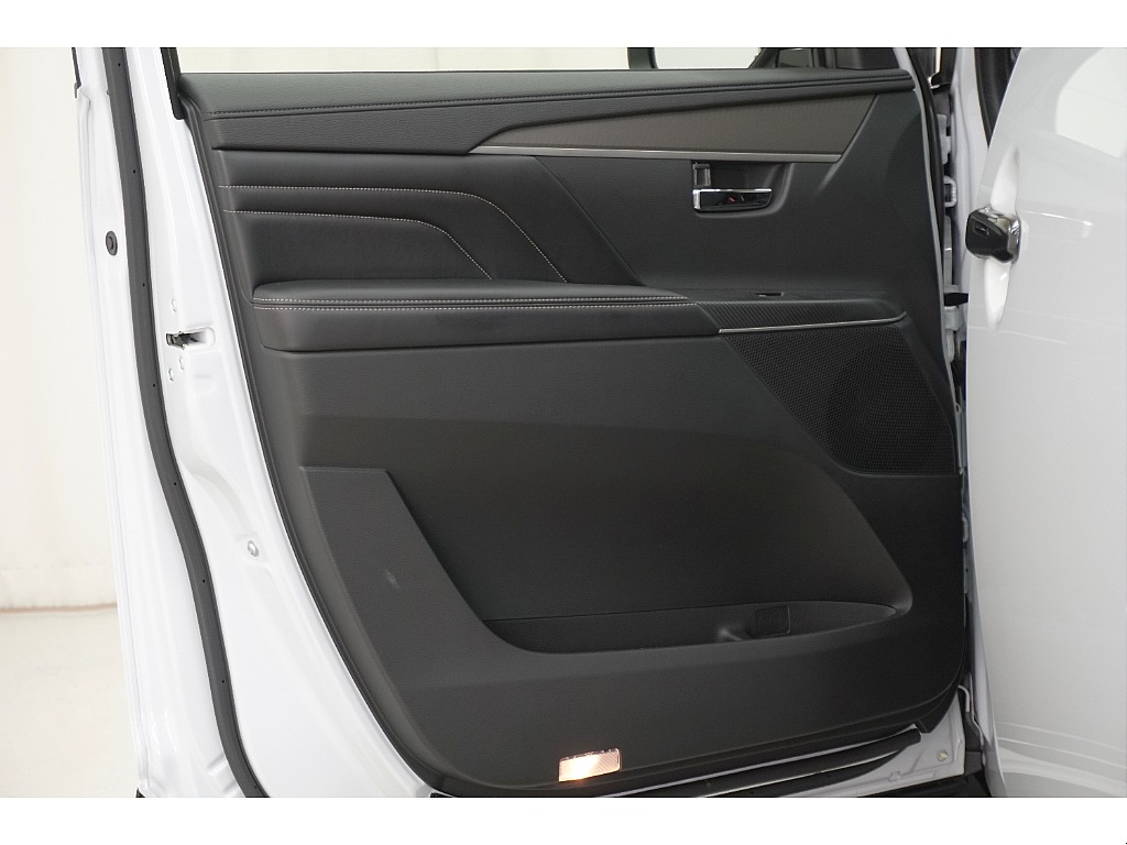 ドアトリムになります☆