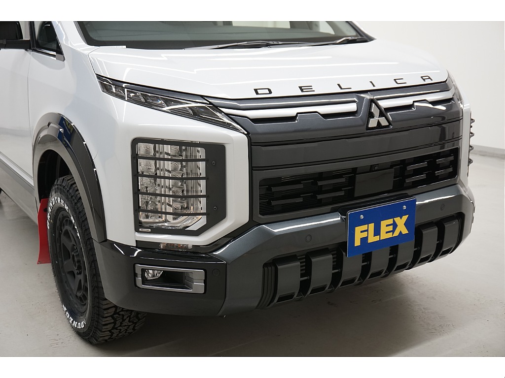 ホワイトダイヤモンド×ブラックマイカ☆マルチＬＥＤヘッドライト☆新型ホイールアーチモール☆リフトＵＰ☆エンジンフードエンブレム☆オリジナルヘッドライトカバー☆オートフラッグス製マッドフラップ☆