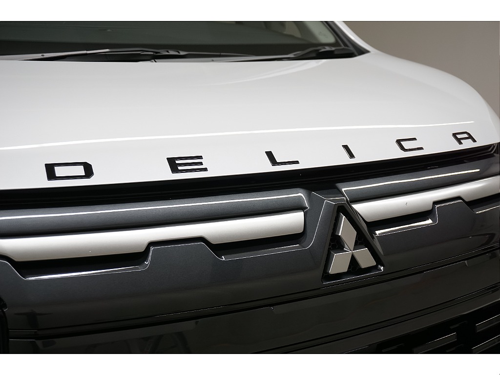 純正オプション　エンジンフードエンブレム（ブラック）☆