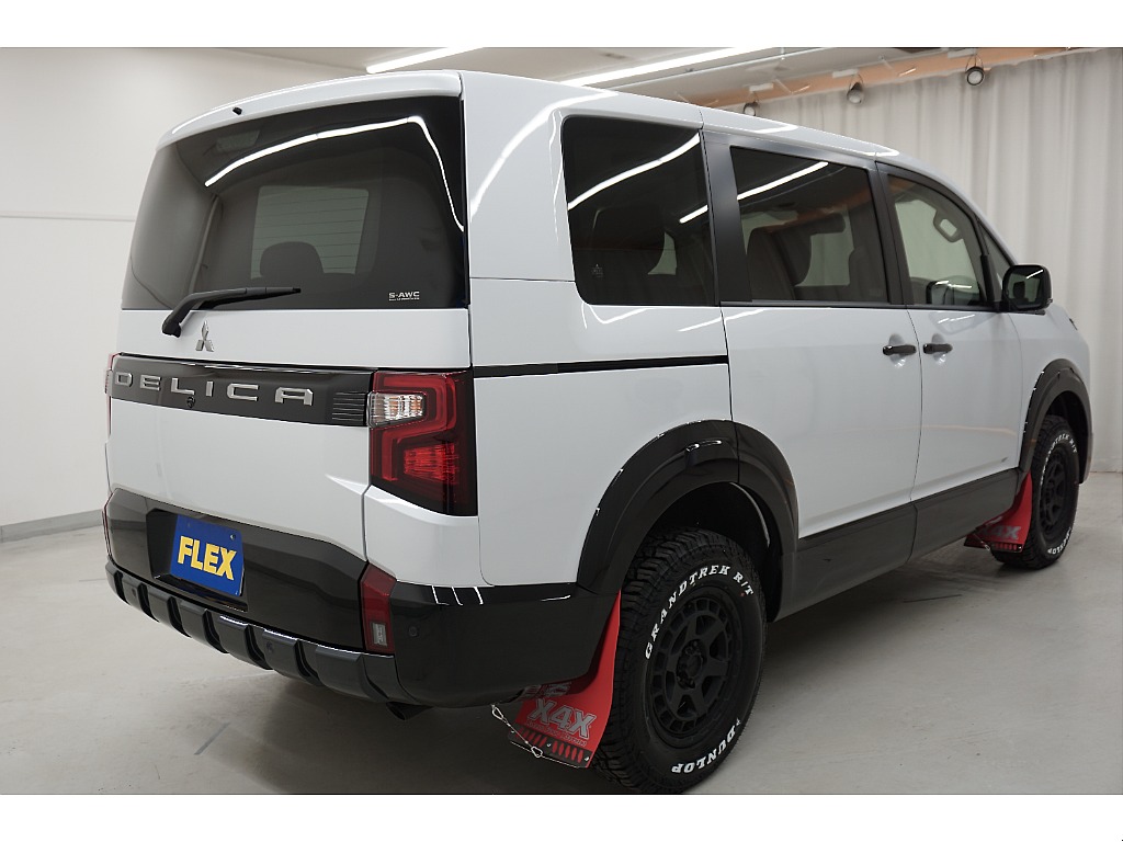 ホワイトダイヤモンド×ブラックマイカ☆新型ホイールアーチモール☆リフトＵＰ☆オートフラッグス製マッドフラップ☆純正ＬＥＤテールランプ☆