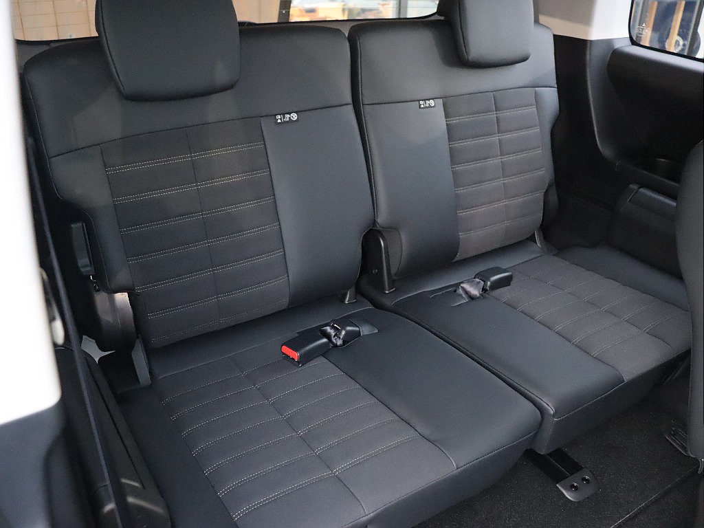 サードシートもゆったりお座りいただけます！