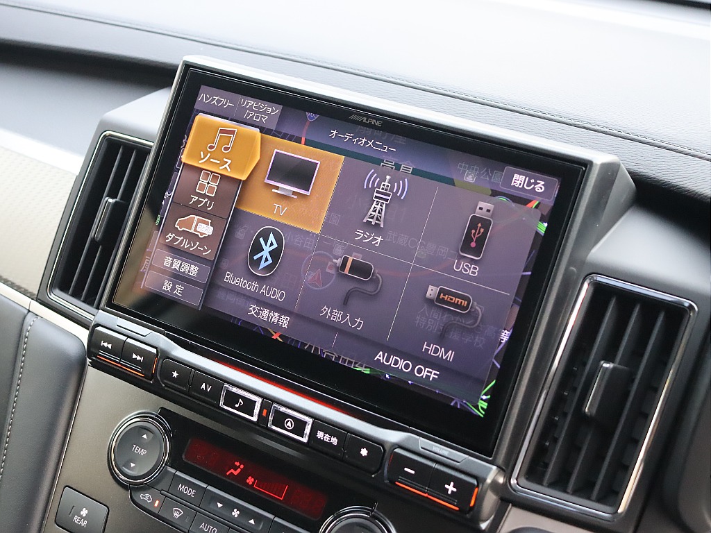 メカレスモデルなのでCD/DVDは見れませんが、Bluetooth接続可能です！