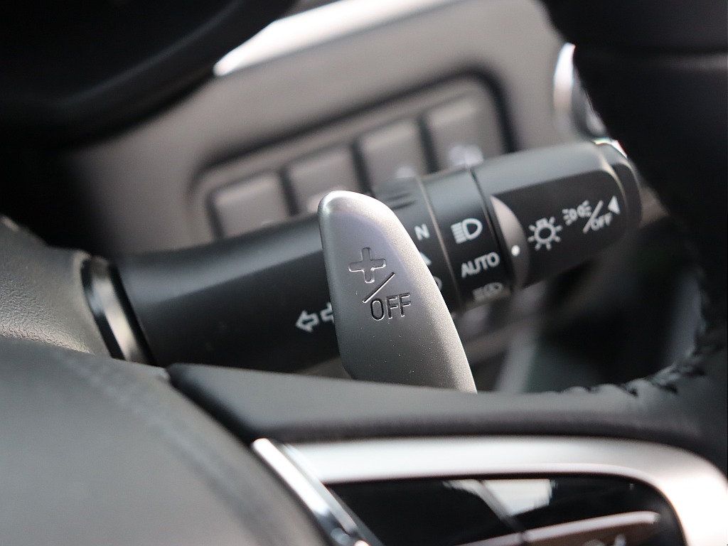 パドルシフトで運転も楽しくなりますね♪