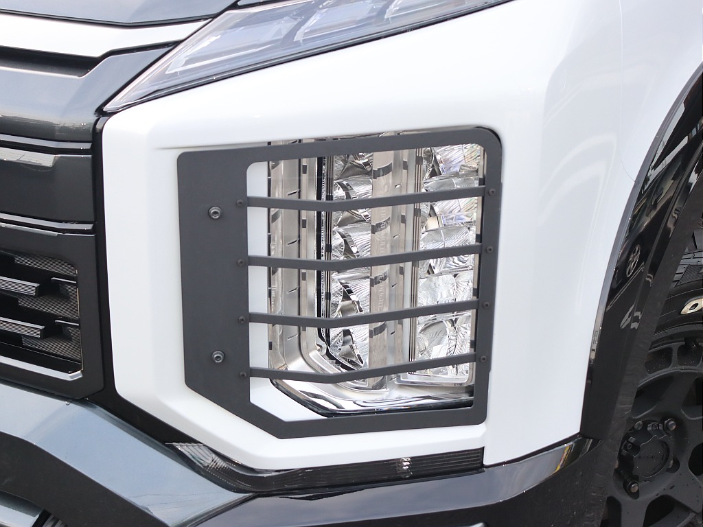 新品67 ROKUNANAヘッドライトカバー装着！