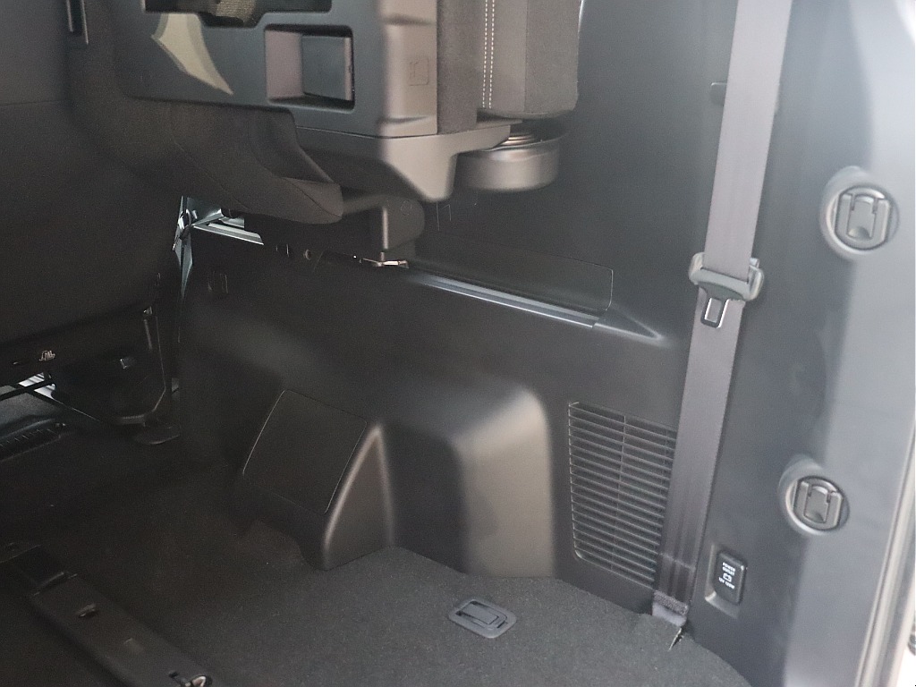 ラゲッジスペース内張り！