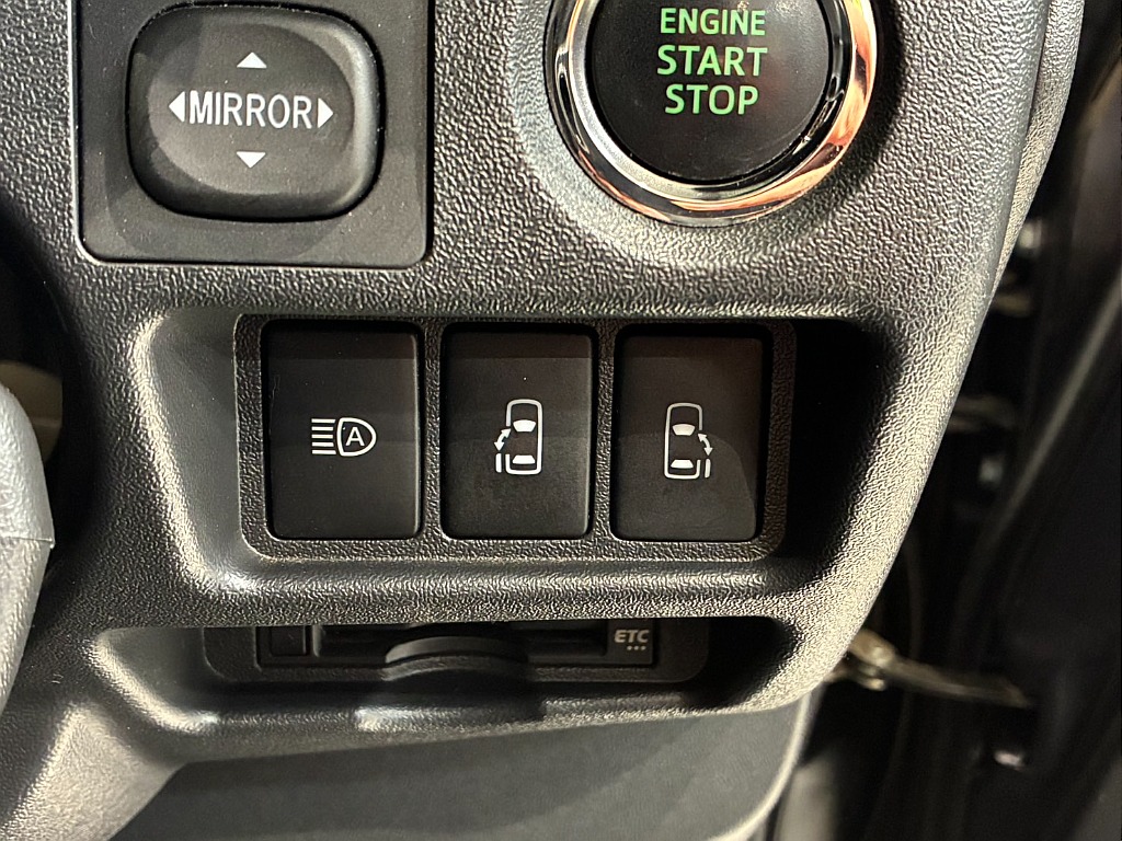 パワースライドドア付き！