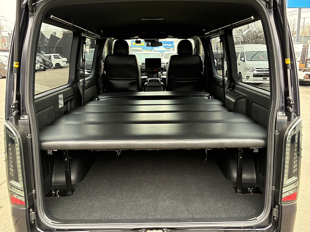 車中泊も広々！