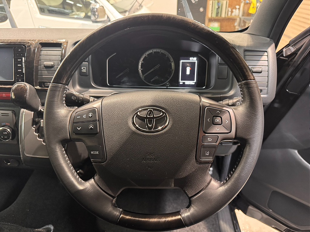 本革巻ステアリング！