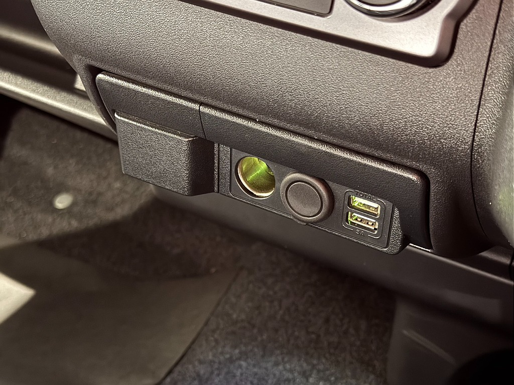 USBソケット増設！