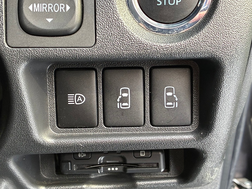 パワースライドドア付き！