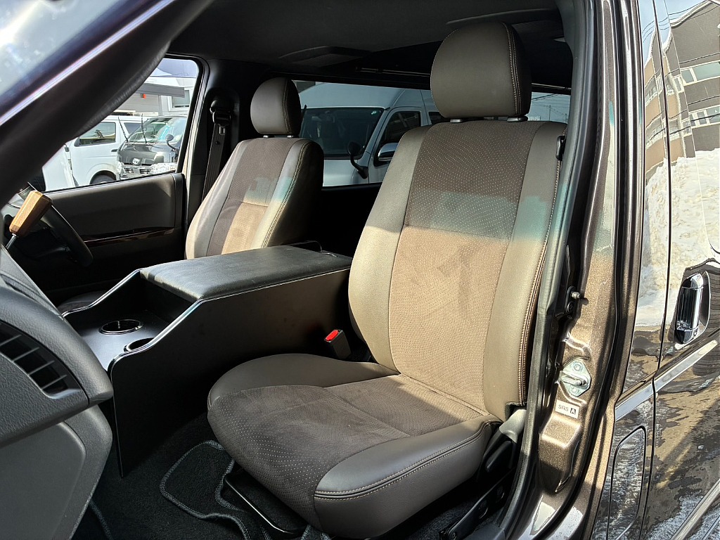 特別仕様車専用シートとなっております♪