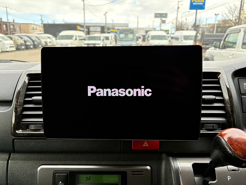 Panasonicストラーダ大画面ナビ搭載！