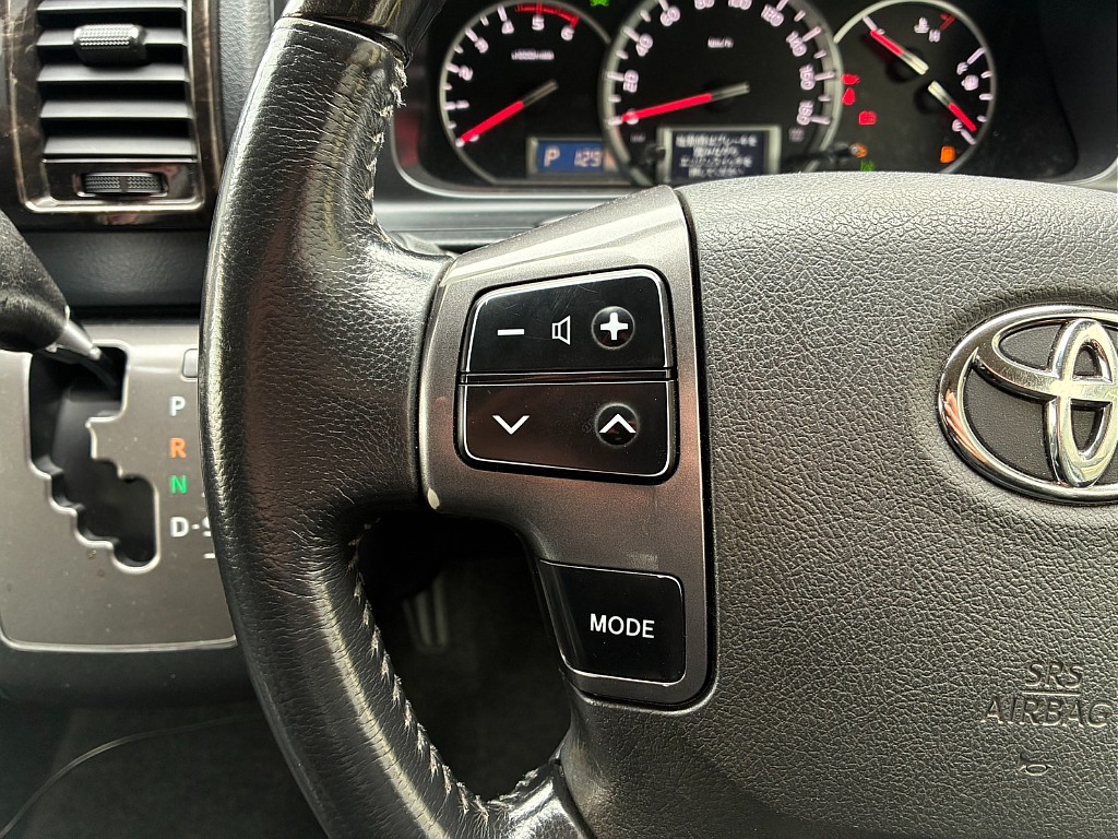 ステアリングスイッチも搭載！