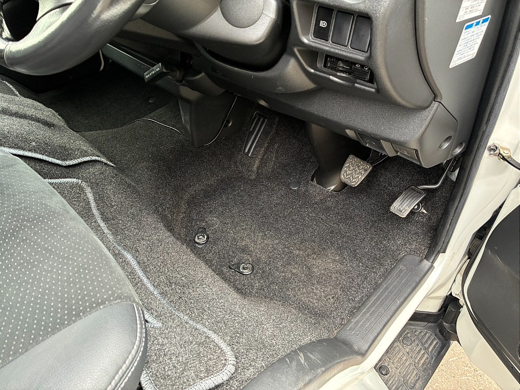 足元もクリーニング済み！