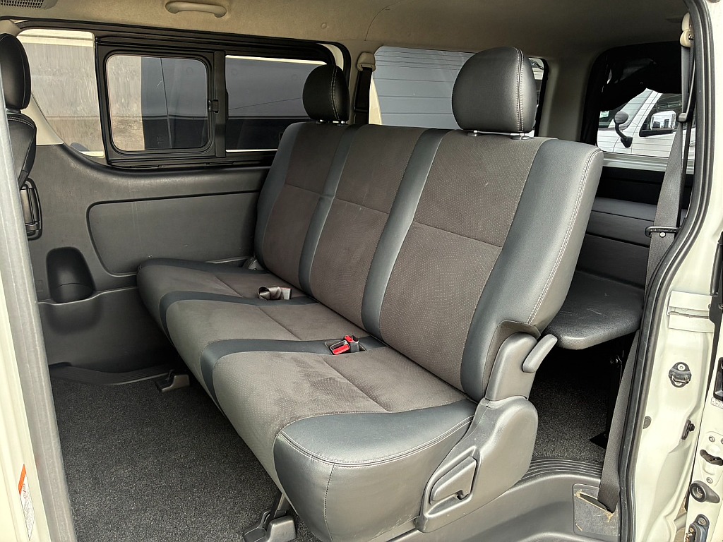 特別仕様車専用セカンドシート！