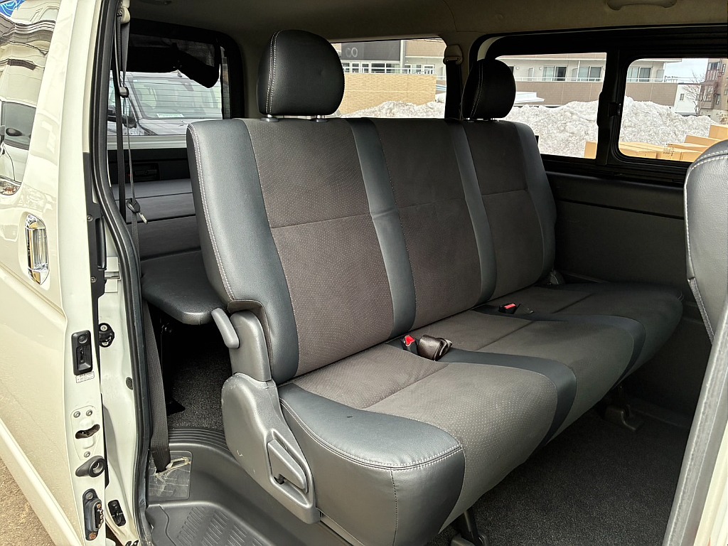 特別仕様車専用セカンドシート！