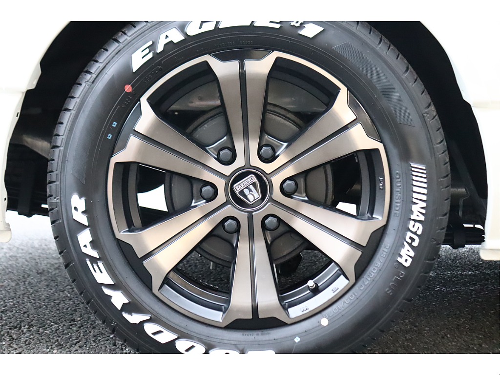 トヨタ ハイエースコミューター(52枚目)