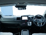 他の車に比べて運転席・助手席も広々空間でお使いできる快適性ばっちりです♪