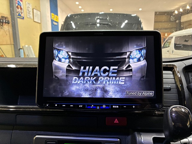 ALPINE製BIG-Xも装備されております！
