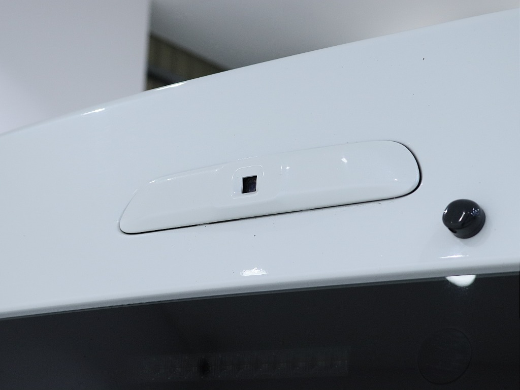 デジタルインナーミラーも装備されております！