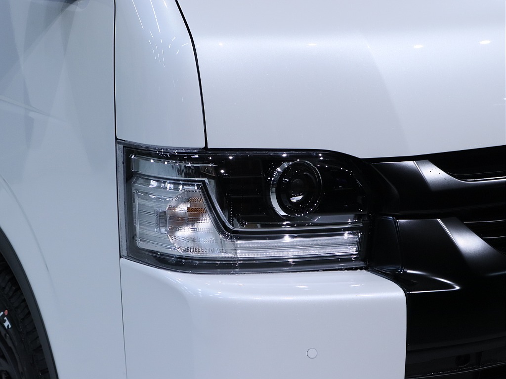 一新されたヘッドライトはみんなの視線を集めます。