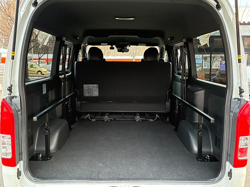 大変広々としたラゲッジスペースとなっております！