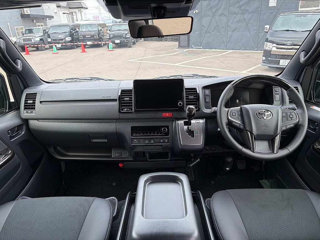 ステアリング等も一新されております！