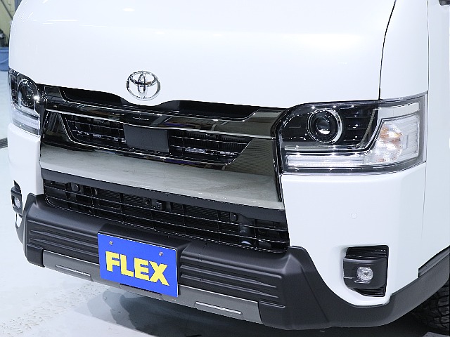 9型より採用Bi-Beamヘッドランプ！