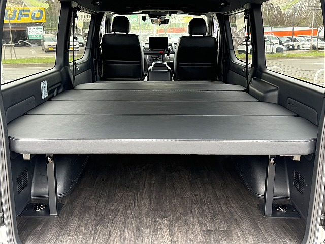 2列目座席を倒せばでフルフラットになります！