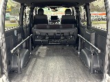 2列目座席を跳ね上げると更に荷室空間が広々に♪