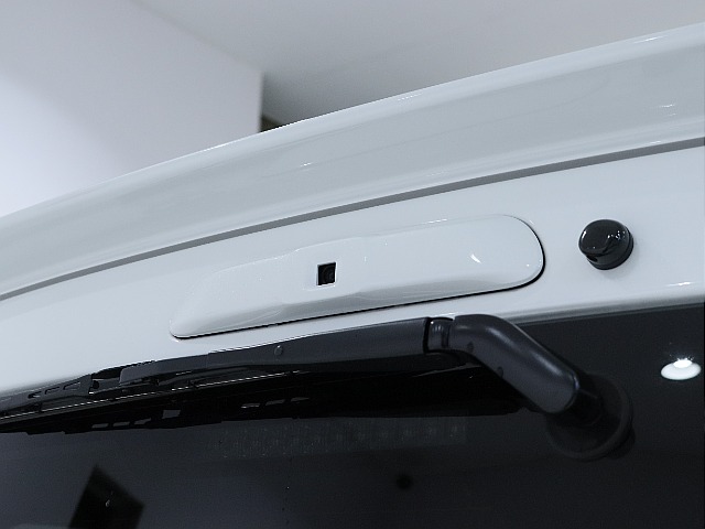 デジタルインナーミラーも装備されております！