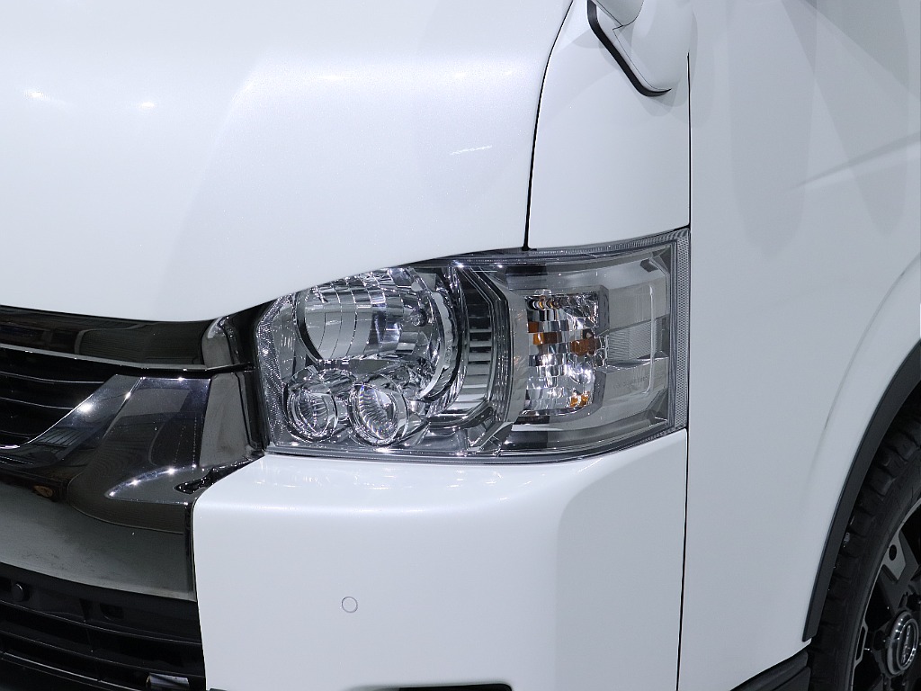 メーカーOPLEDヘッドランプも装備されております！