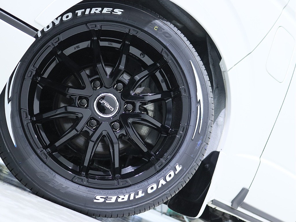 FLEXオリジナルDelf06　18インチアルミホイール付き！