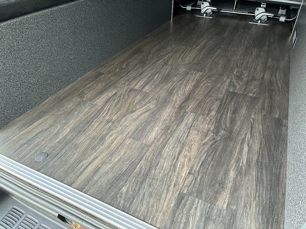 フローリングも施工済みです♪